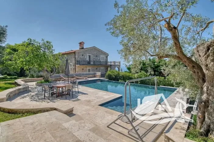 Prodej vily, Rijeka Reževići, Černá Hora, 400 m2