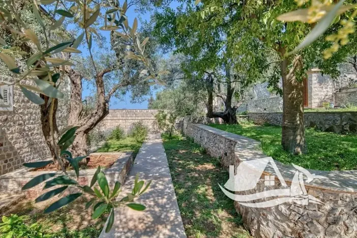 Prodej vily, Rijeka Reževići, Černá Hora, 400 m2