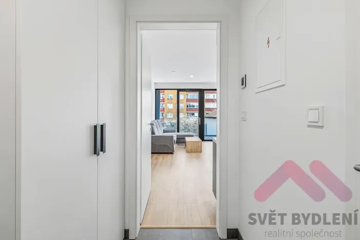 Prodej bytu 1+kk, Praha - Modřany, Komořanská, 37 m2