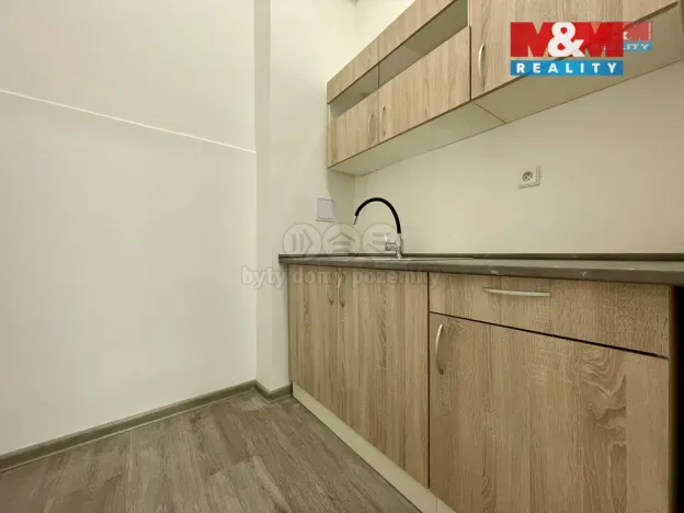 Pronájem obchodního prostoru, Praha - Nové Město, Karlovo náměstí, 19 m2