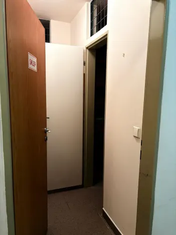 Pronájem - jiné, Praha - Holešovice, Osadní, 2 m2