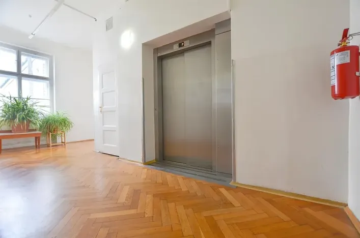 Pronájem kanceláře, Praha - Nové Město, Senovážné náměstí, 22 m2