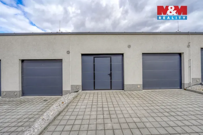 Pronájem garáže, Dobřany, 23 m2