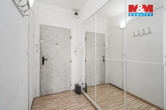 Prodej bytu 1+kk, Ústí nad Labem - Severní Terasa, Glennova, 19 m2