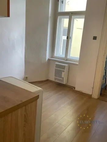 Pronájem bytu 2+kk, Praha - Nusle, Slavojova, 37 m2