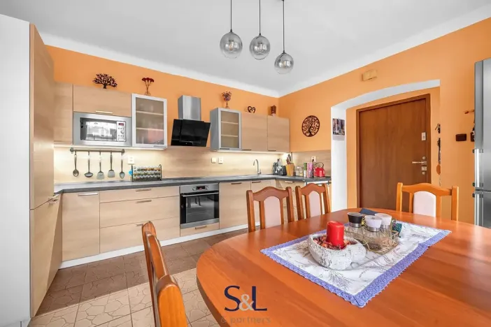 Prodej rodinného domu, Mimoň, nám. 1. máje, 256 m2