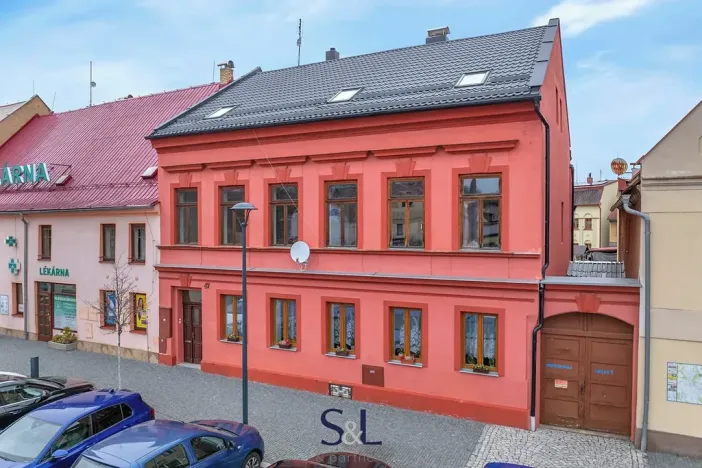 Prodej rodinného domu, Mimoň, nám. 1. máje, 256 m2