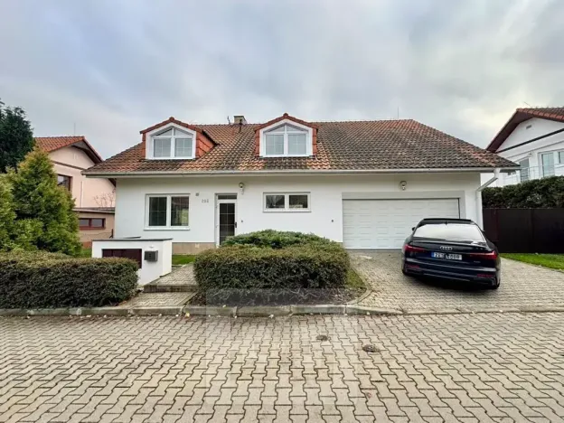 Pronájem rodinného domu, Česká, 200 m2
