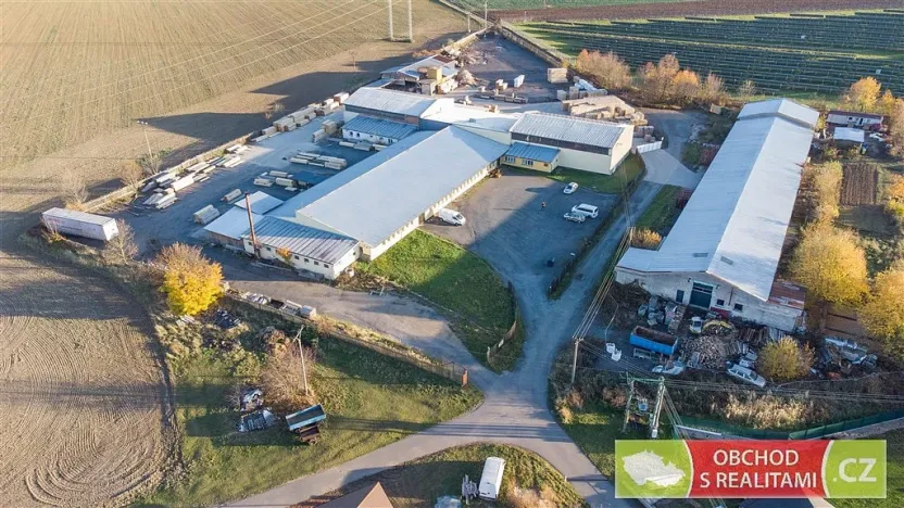 Pronájem výrobních prostor, Morašice, 2710 m2