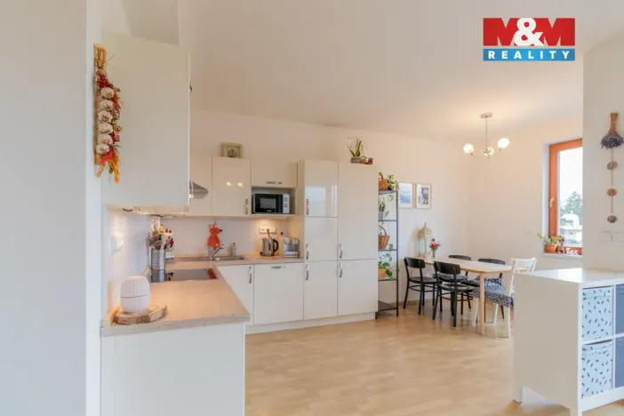 Pronájem bytu 2+kk, Čelákovice, náměstí 5. května, 60 m2