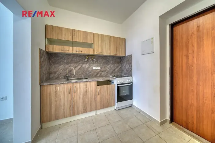 Pronájem bytu 1+kk, Poděbrady, Za Mlékárnou, 28 m2