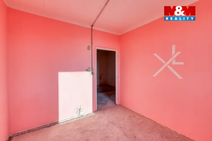 Prodej bytu 4+1, Rovná, 80 m2