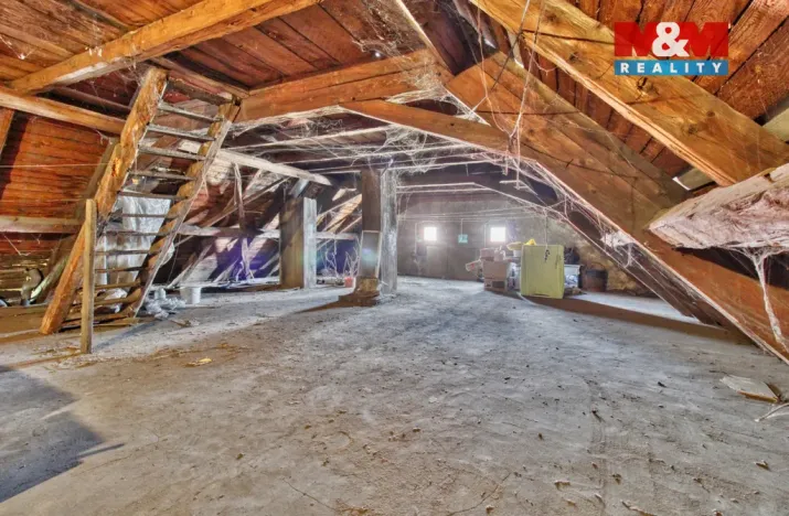 Prodej bytu 2+1, Lom, Československé armády, 76 m2