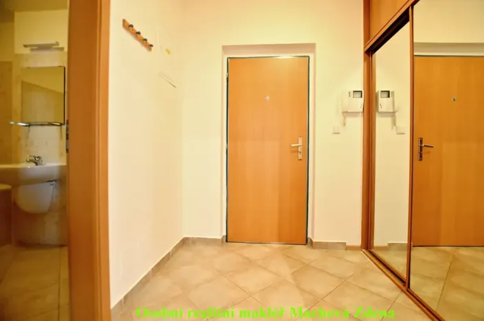 Pronájem bytu 2+kk, Praha - Strašnice, Gutova, 55 m2