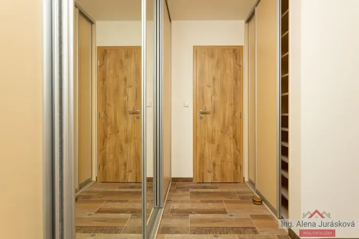 Pronájem bytu 1+1, Praha - Velká Chuchle, Nad Libří, 55 m2