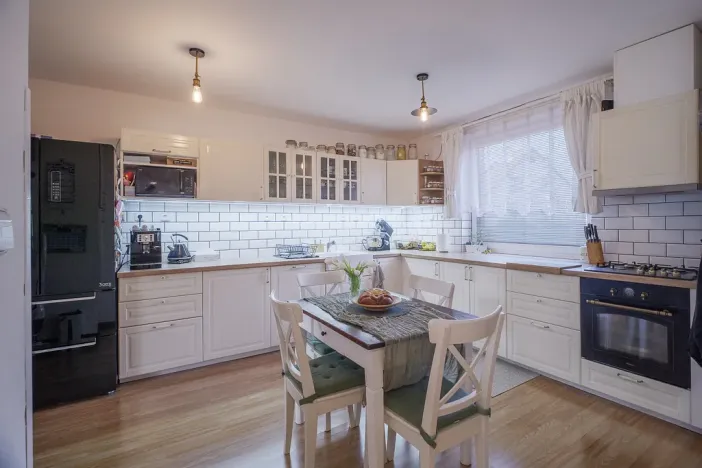 Prodej rodinného domu, Železnice, Náměstí Svobody, 252 m2