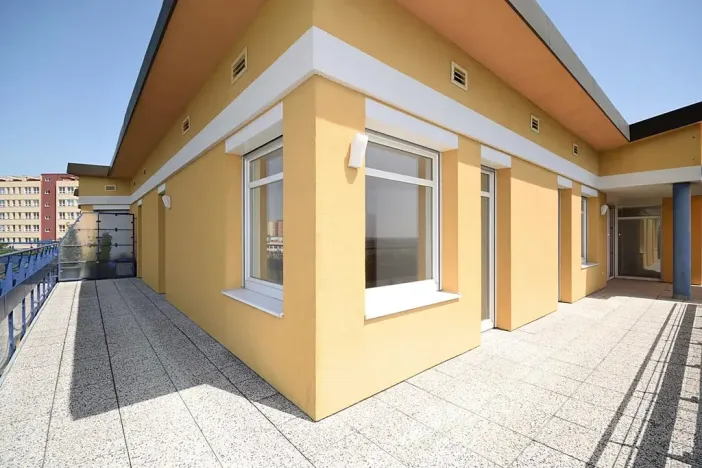 Pronájem bytu 5+kk, Praha - Libeň, Nad Okrouhlíkem, 186 m2