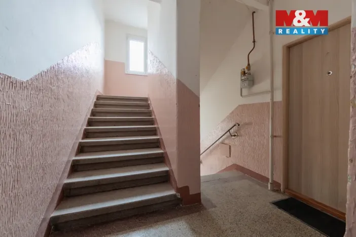 Prodej bytu 2+1, Karlovy Vary - Bohatice, Na Výšině, 45 m2