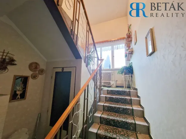 Prodej rodinného domu, Oplocany, 230 m2