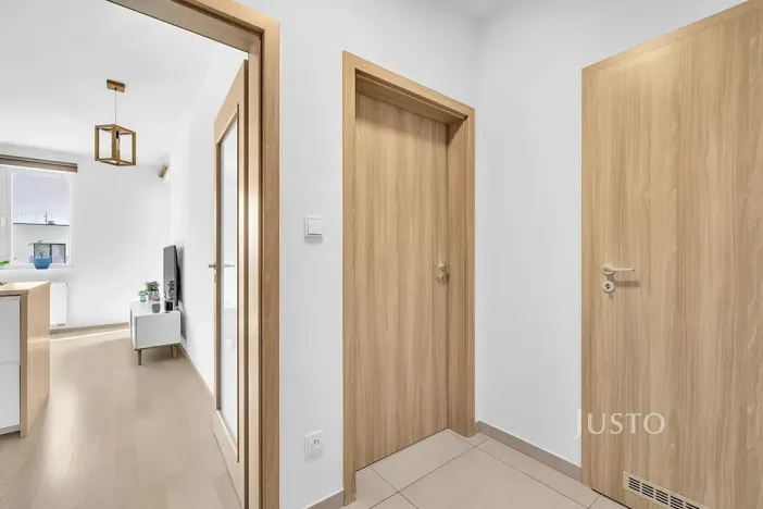 Prodej bytu 2+kk, Praha - Uhříněves, Oty Bubeníčka, 45 m2