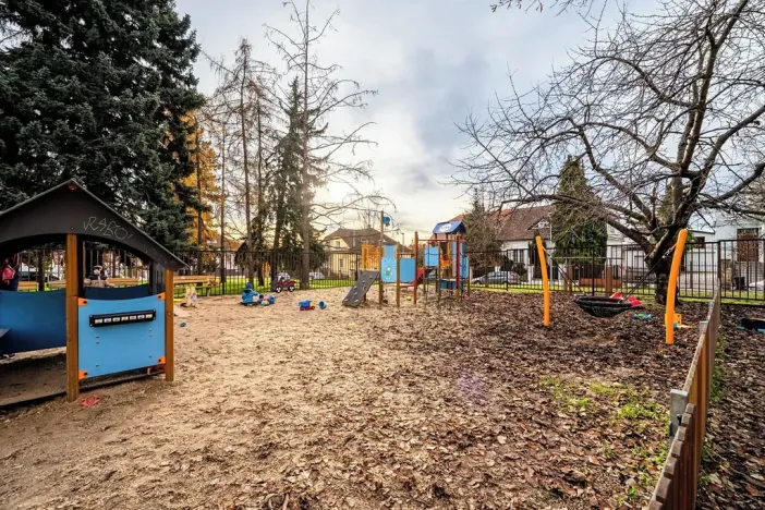 Prodej pozemku pro bydlení, Praha - Hloubětín, Mochovská, 901 m2