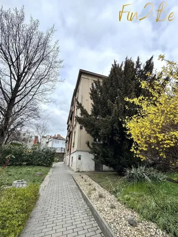 Pronájem bytu 3+kk, Praha - Libeň, V Holešovičkách, 70 m2