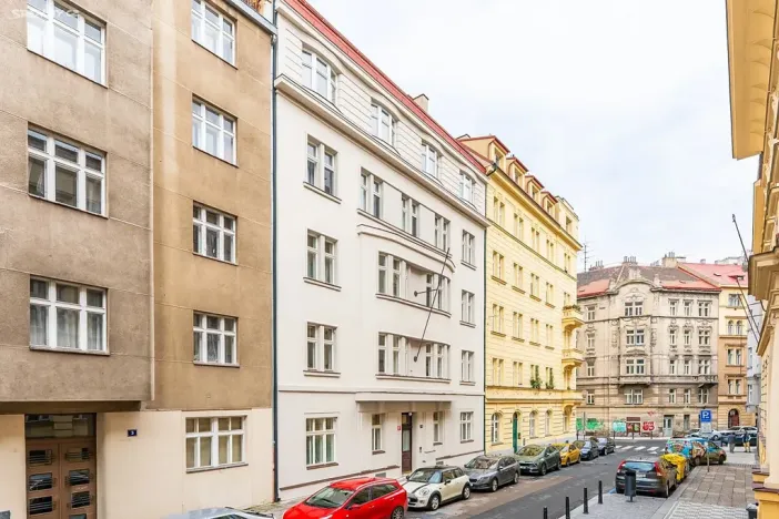 Pronájem bytu 2+kk, Praha - Bubeneč, Sládkova, 45 m2