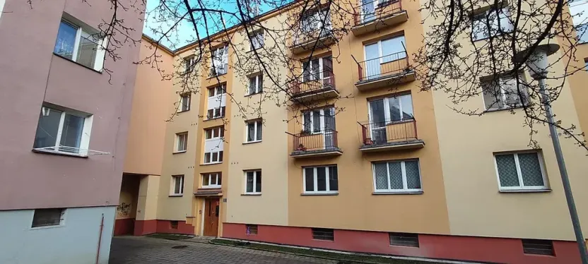 Pronájem bytu 2+1, Cheb, Kasární náměstí, 56 m2