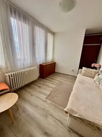 Pronájem bytu 1+1, Praha - Záběhlice, Jabloňová, 27 m2