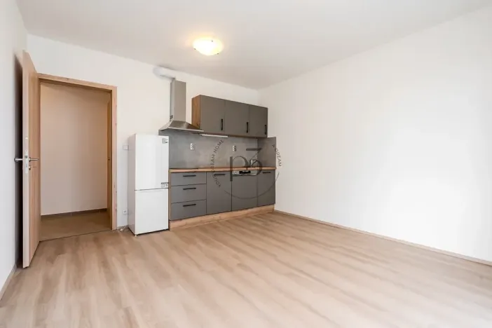 Pronájem bytu 2+kk, Praha - Prosek, Čakovická, 43 m2