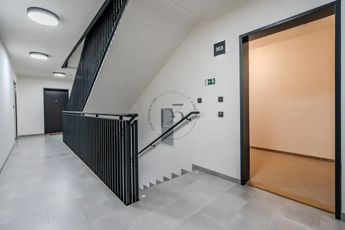 Pronájem bytu 2+kk, Praha - Prosek, Čakovická, 43 m2