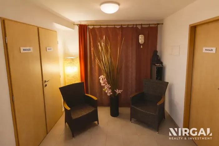 Pronájem obchodního prostoru, Praha - Kobylisy, Nad Šutkou, 100 m2