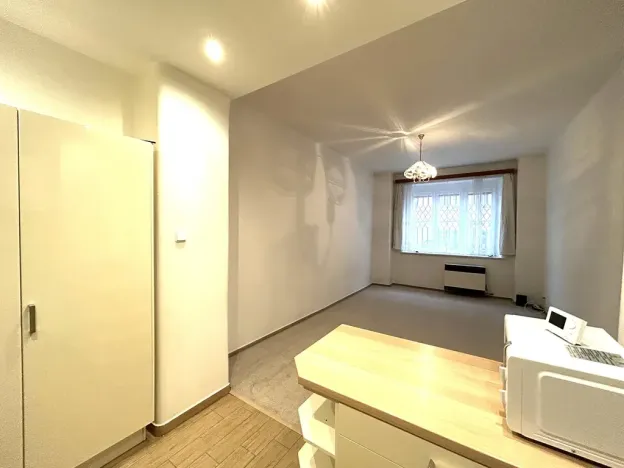 Pronájem bytu 1+kk, Praha - Holešovice, Tusarova, 32 m2