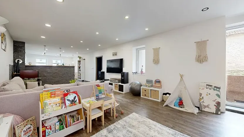 Prodej rodinného domu, Hradešín, 207 m2