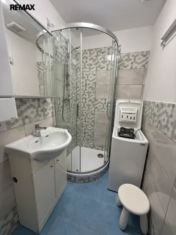 Pronájem bytu 1+kk, Praha - Modřany, Plevenská, 32 m2
