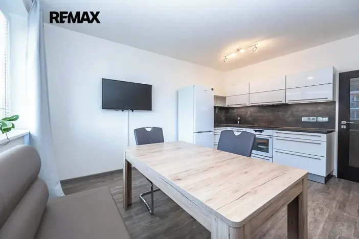 Prodej bytu 2+1, Praha - Černý Most, náměstí Plukovníka Vlčka, 83 m2