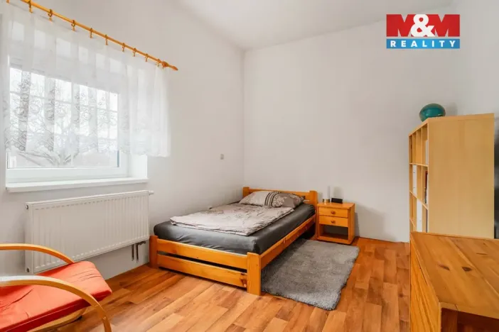 Prodej rodinného domu, Doksy, náměstí Republiky, 235 m2