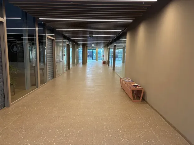 Pronájem obchodního prostoru, Praha - Holešovice, V háji, 130 m2