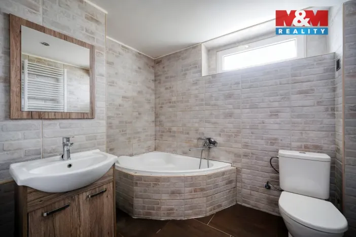 Prodej bytu 3+1, Mariánské Lázně - Úšovice, Ke Kasárnům, 63 m2