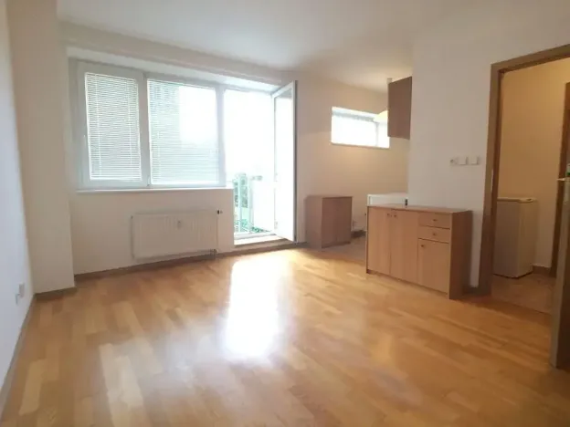 Pronájem bytu 1+kk, Praha - Troja, Vřesová, 28 m2