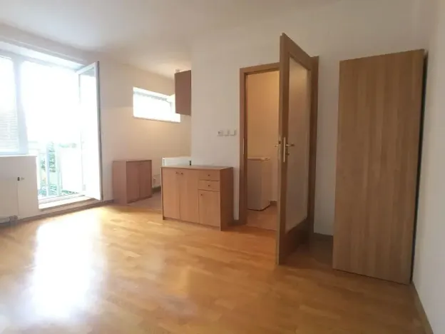 Pronájem bytu 1+kk, Praha - Troja, Vřesová, 28 m2