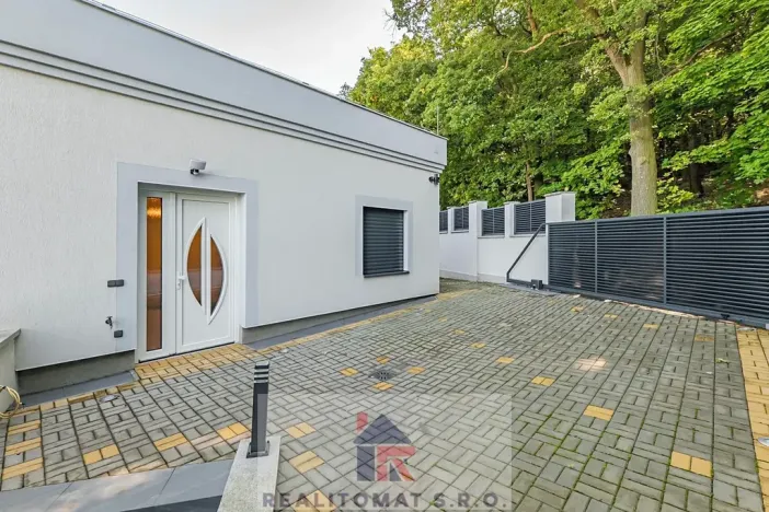 Prodej kanceláře, Praha - Komořany, Pod lesem, 440 m2