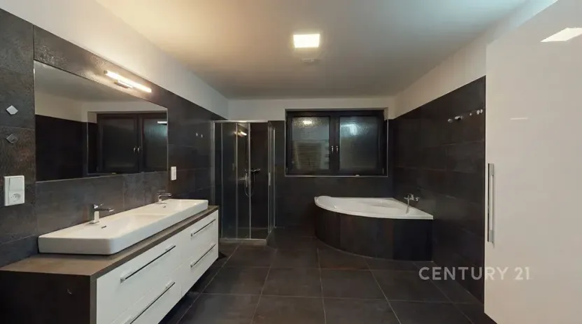 Prodej rodinného domu, Ivaň, 319 m2