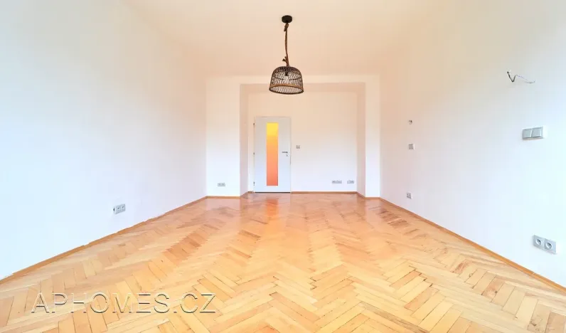 Pronájem bytu 2+1, Praha - Žižkov, Biskupcova, 80 m2