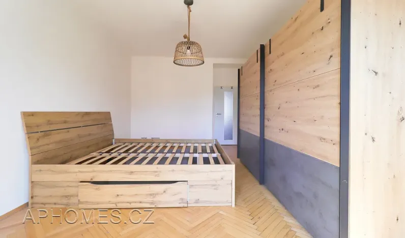 Pronájem bytu 2+1, Praha - Žižkov, Biskupcova, 80 m2