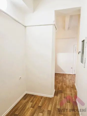 Pronájem bytu 2+1, Praha - Žižkov, Ambrožova, 55 m2