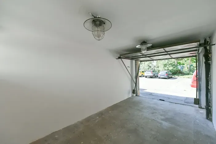 Pronájem garáže, Praha - Břevnov, Talichova, 16 m2