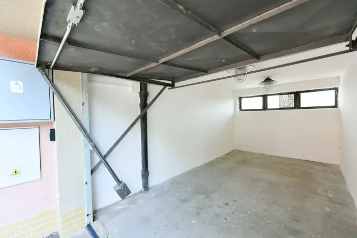 Pronájem garáže, Praha - Břevnov, Talichova, 16 m2