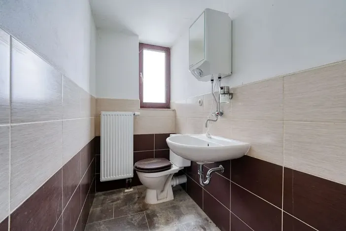 Prodej obchodního prostoru, Furth im Wald, Německo, 584 m2