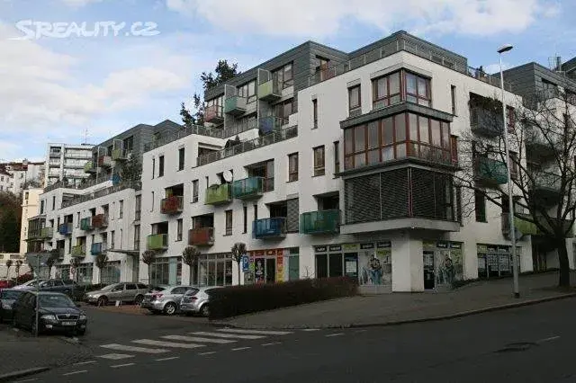 Pronájem garážového stání, Praha - Podolí, Brabcova, 15 m2